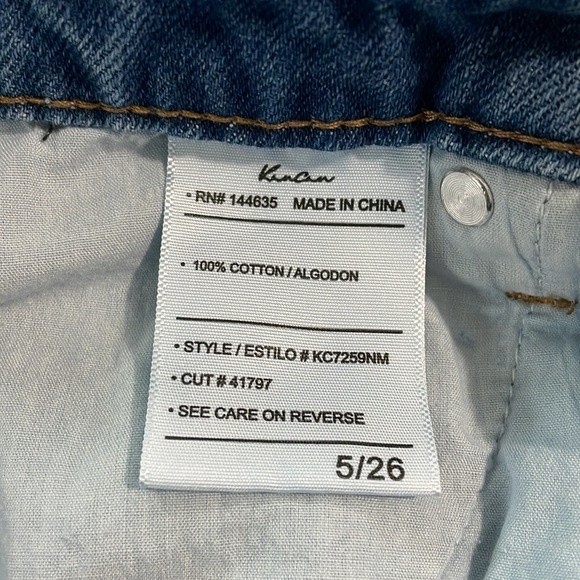 Nwt Kancan The Eleni Distressed Mom Jean Shorts Size 26 Medium Wash Denim — image 8 of 8